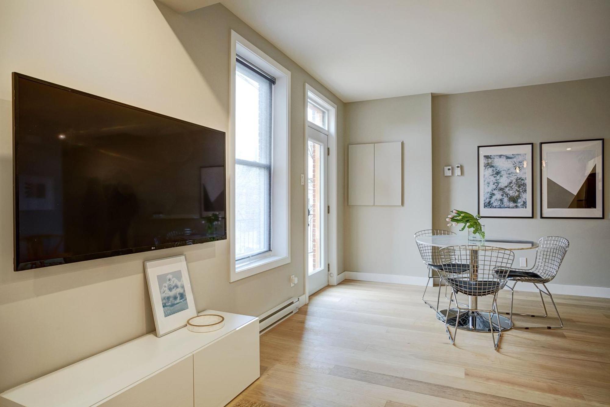 Explore Montreal From Sleek Contemporary Apartment By Den Stays Pokój zdjęcie