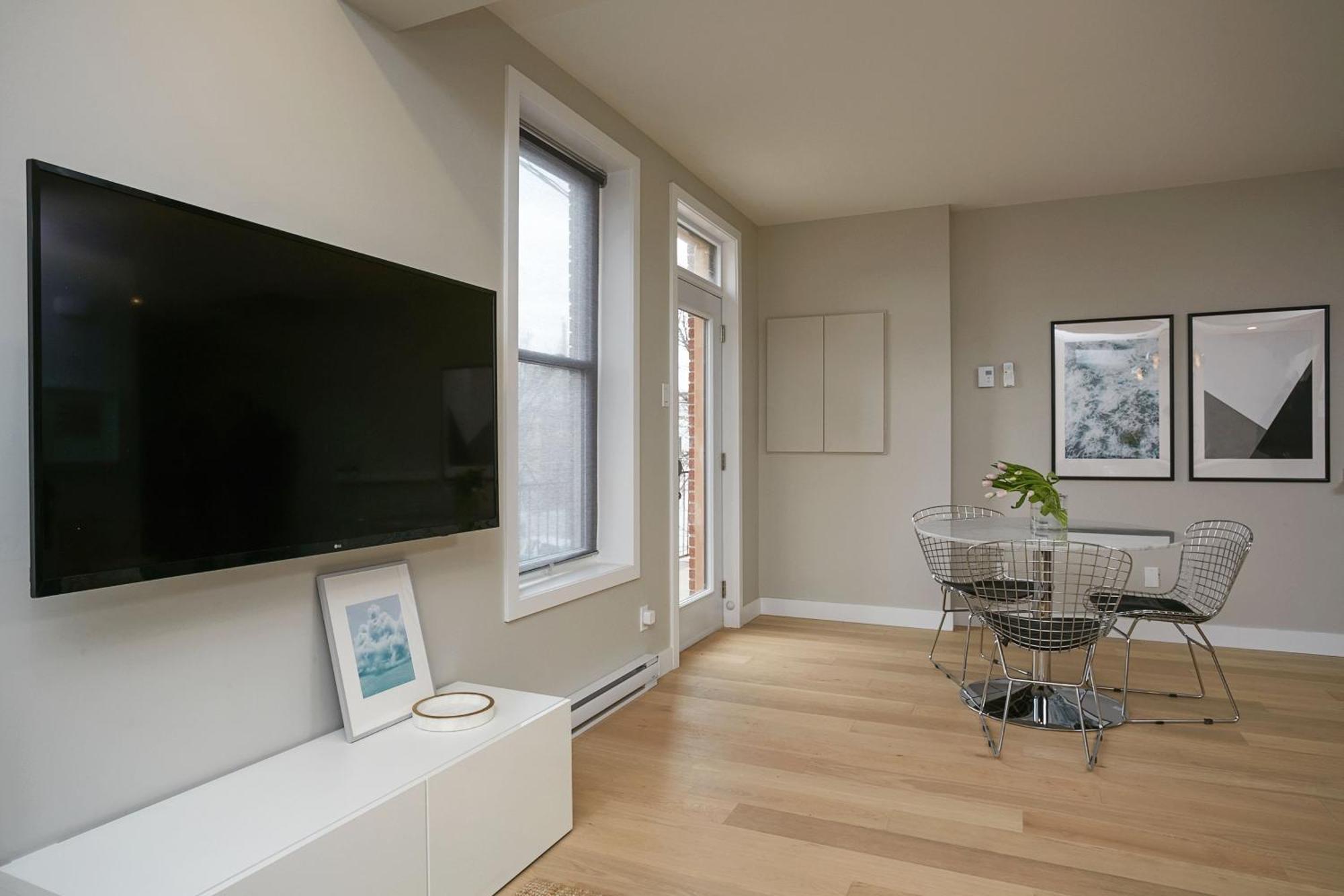 Explore Montreal From Sleek Contemporary Apartment By Den Stays Pokój zdjęcie