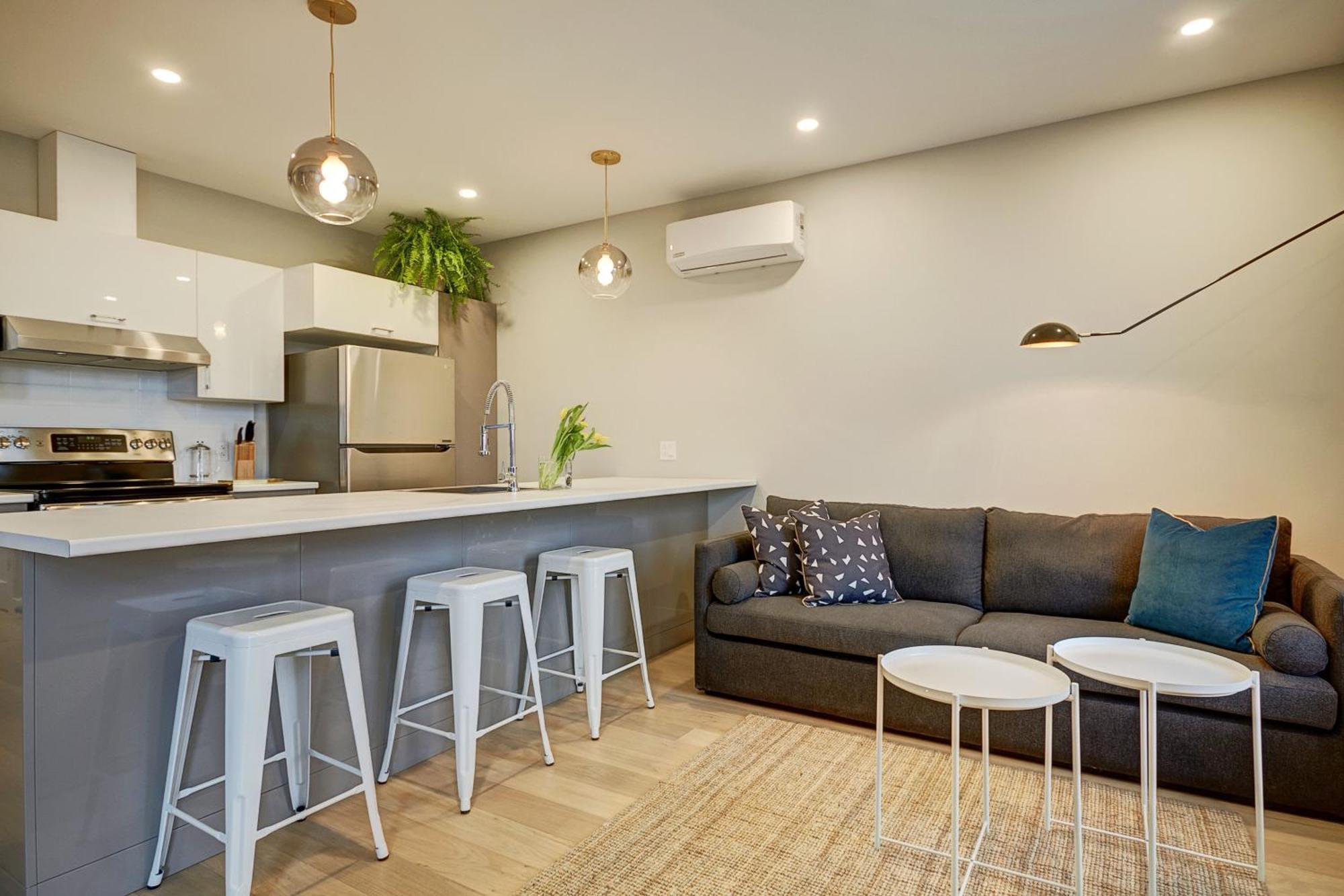 Explore Montreal From Sleek Contemporary Apartment By Den Stays Pokój zdjęcie